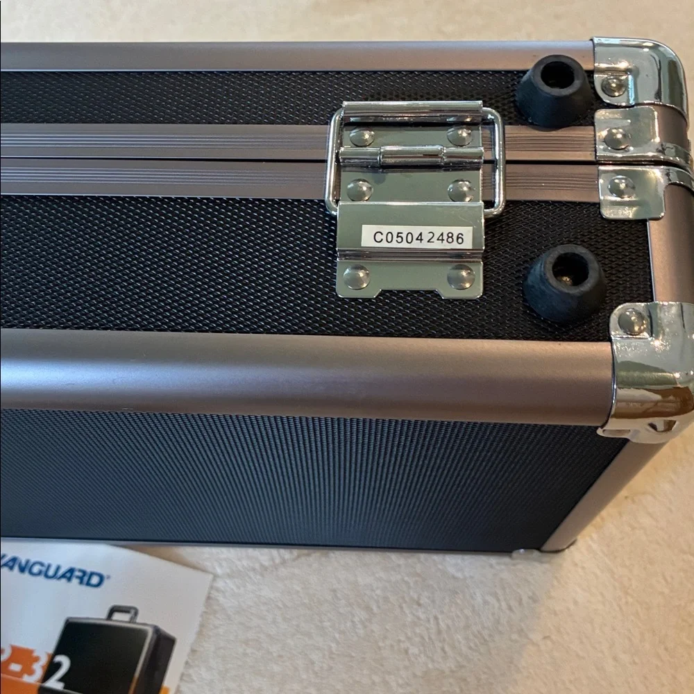 Vanguard VGP-3201 Photo/Video Case